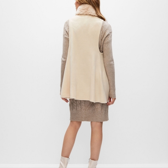 🤍White a-line faux fur vest - Picture 2 of 8